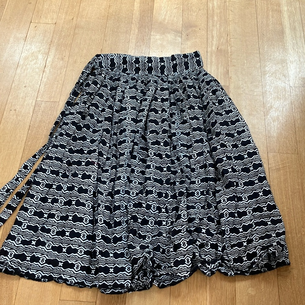 Black and White Patterned Women's Skirt XL